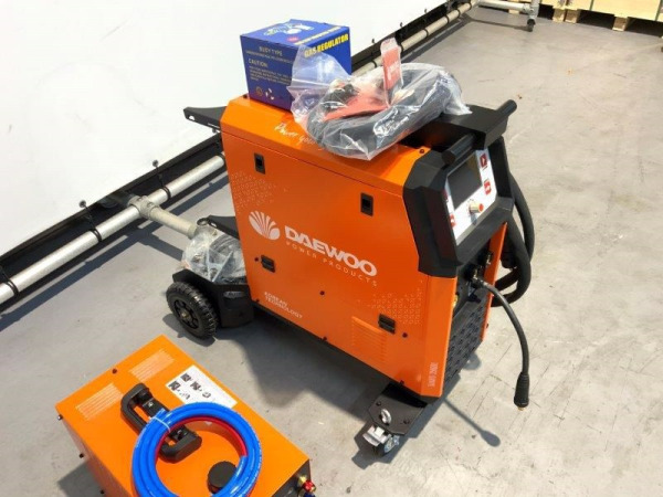 Daewoo lasapparaat met water koeler DAMIG-350GDL + DAWS-10L – foto 3 – kavel bij XL Auctions
