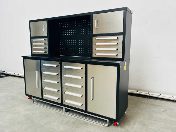 Garagewerkbank met opbouwkast 220x58x170cm – foto 2 – kavel bij XL Auctions