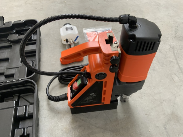 Daewoo magnetische boormachine DAMD1600 – foto 4 – kavel bij XL Auctions