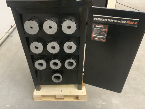 Daewoo hydraulische slangenpers 500 ton DA5100-HC – foto 6 – kavel bij XL Auctions