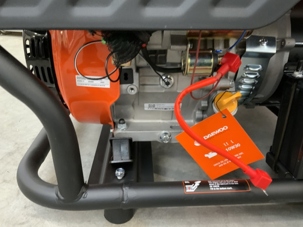 Daewoo benzine generator 6,5kW GDAX9250E – foto 8 – kavel bij XL Auctions
