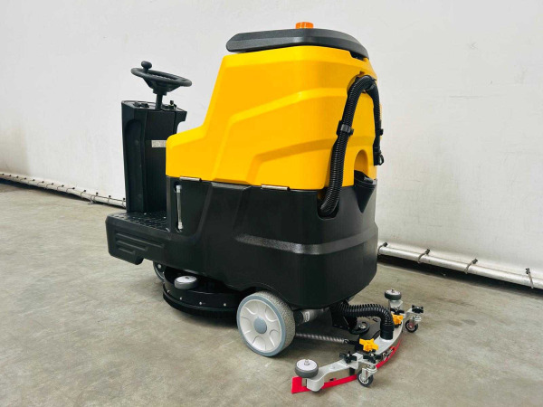 RTE schrobzuigmachine zelfrijdend ROFS-70 – foto 3 – kavel bij XL Auctions