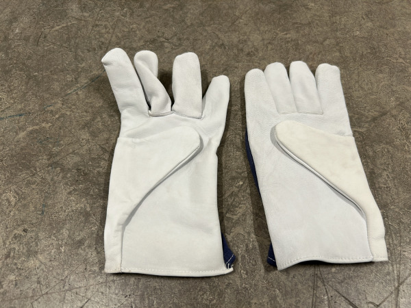 2x Delta Plus leren handschoenen maat 9 12-pack – foto 4 – kavel bij XL Auctions