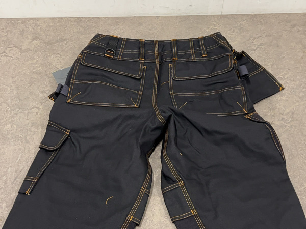 Mascot werkbroek maat 82C50 Almada zwart – foto 3 – kavel bij XL Auctions