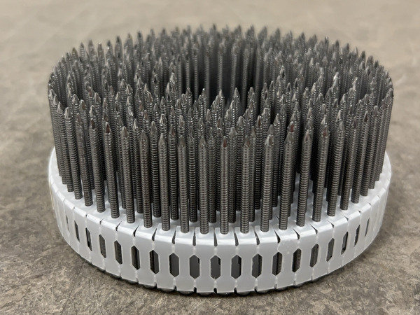 Paslode brads op rol 2,5x55mm – foto 3 – kavel bij XL Auctions