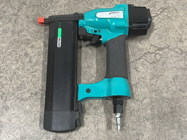 HewiTool combi-pneumatisch tackerpistool – foto 2 – kavel bij XL Auctions