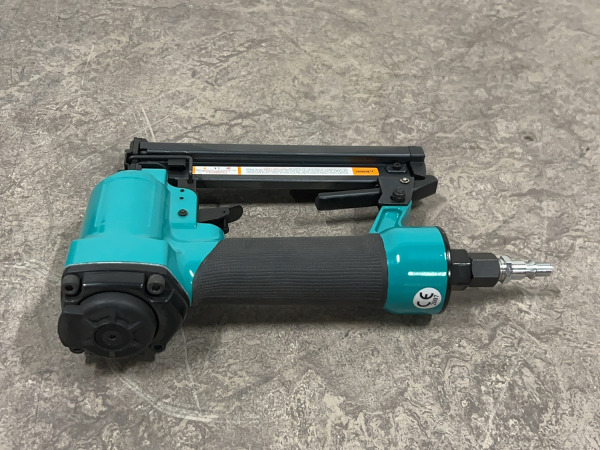 Hewi Tool pneumatische niettacker met gereedschapskoffer – foto 6 – kavel bij XL Auctions