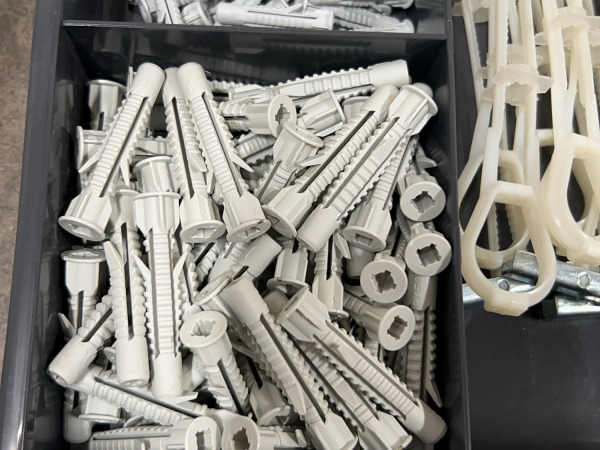 Mobil Plastic pluggen assortimentdoos – foto 3 – kavel bij XL Auctions