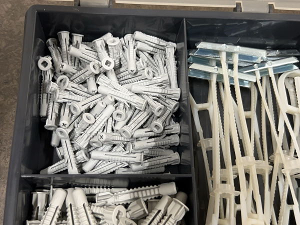 Mobil Plastic pluggen assortimentdoos – foto 4 – kavel bij XL Auctions