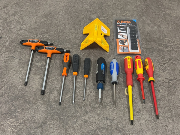 montagegereedschap diverse set 12-delig – kavel bij XL Auctions