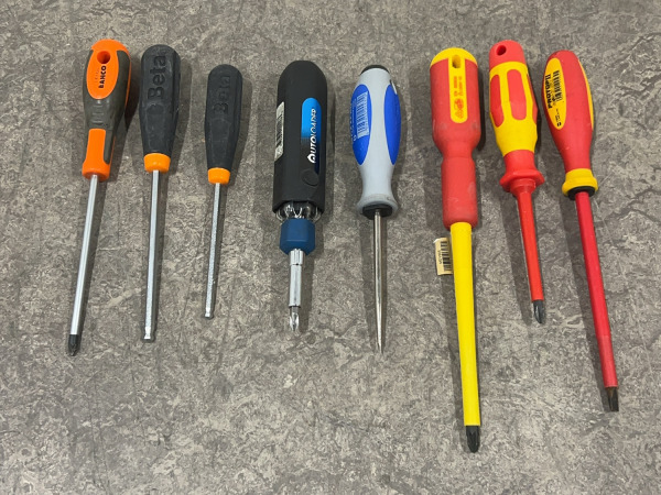montagegereedschap diverse set 12-delig – foto 6 – kavel bij XL Auctions