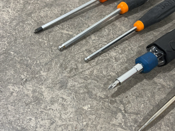 montagegereedschap diverse set 12-delig – foto 8 – kavel bij XL Auctions