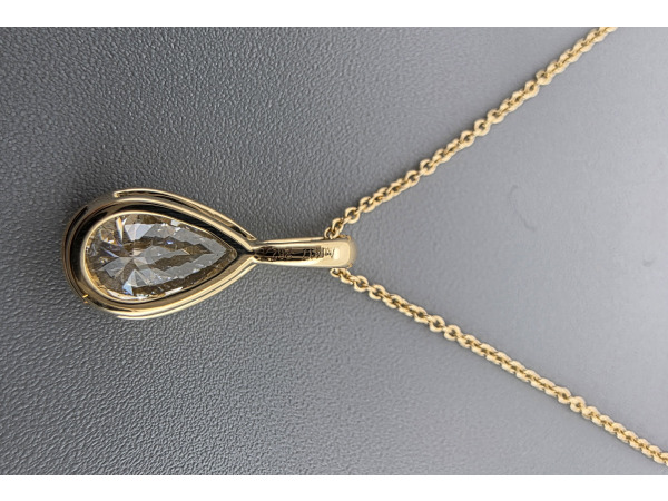 Elegante gouden druppelhanger met diamant – foto 6 – kavel bij XL Auctions