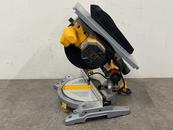 Vito 2in1 verstekzaag ø210mm 1200W Pro-Power – foto 4 – kavel bij XL Auctions