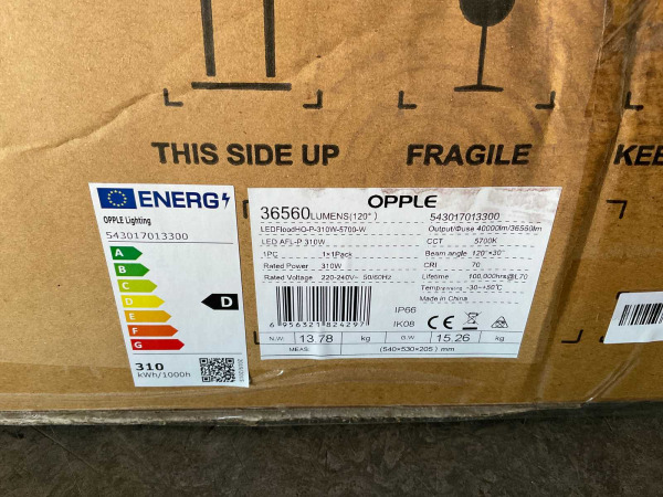 2x Opple schijnwerper LEDFloodHO 310W – foto 4 – kavel bij XL Auctions