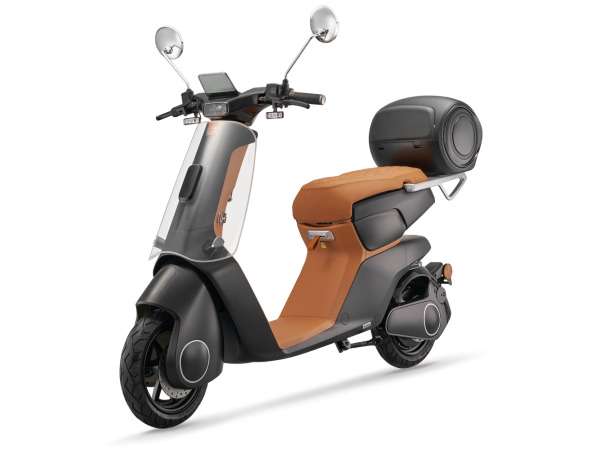 Keren Stardust elektrische scooter – matzwart – 45 km/u – foto 2 – kavel bij XL Auctions
