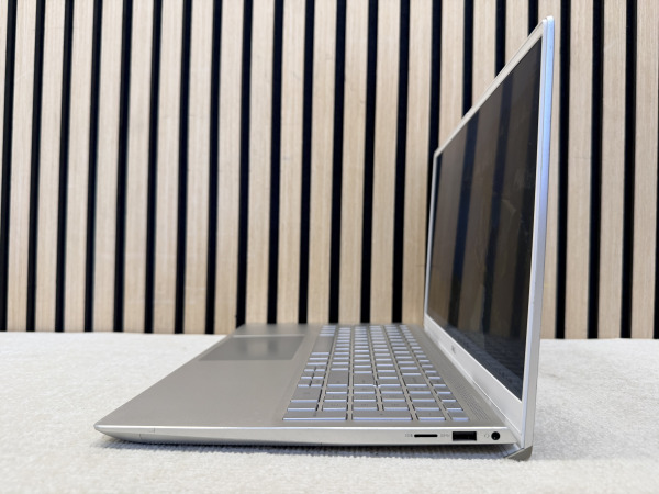 Dell Inspiron 7501 | Core i5-10300H | 16GB | 256GB NVMe – foto 10 – kavel bij XL Auctions