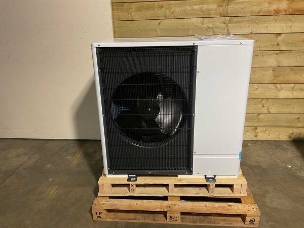 lucht/water-warmtepomp 8kW BLW Mono met verwarmelement – foto 3 – kavel bij XL Auctions