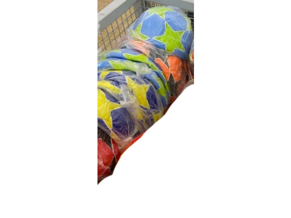 72x Size 5 voetballen, mix kleur – foto 2 – kavel bij XL Auctions