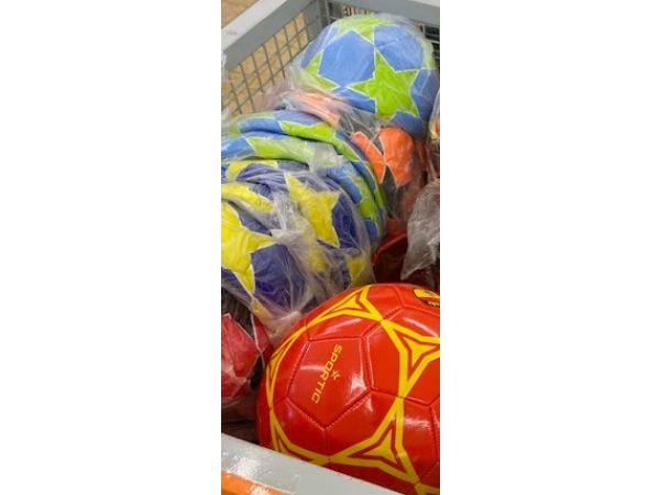 72x Size 5 voetballen, mix kleur – foto 3 – kavel bij XL Auctions