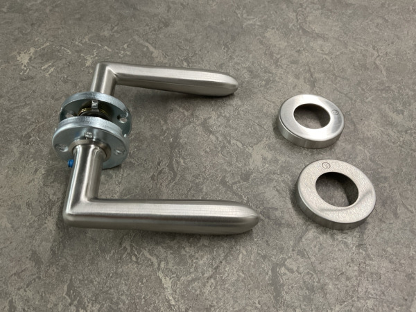6x Intersteel deurkruk op rond rozet Christel – foto 3 – kavel bij XL Auctions