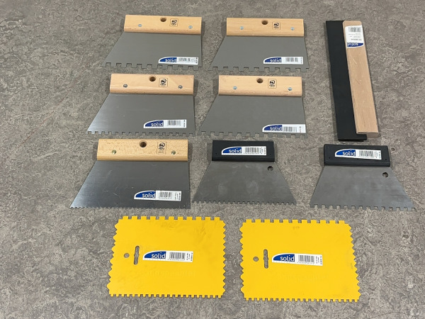 Solid tegelgereedschap set 18-delig – foto 6 – kavel bij XL Auctions