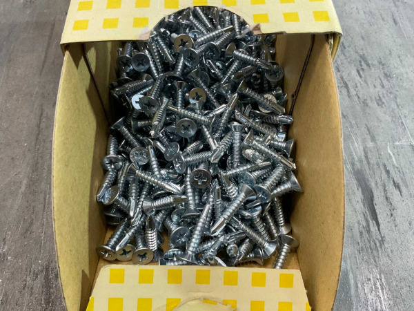 2x PGB- fasteners - 8000-pack - zelfborende schroef 4.8x25 mm – foto 7 – kavel bij XL Auctions