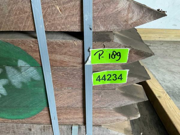 120x Azobé hardhouten tuinpaal gepunt 100x7x7 cm – foto 5 – kavel bij XL Auctions