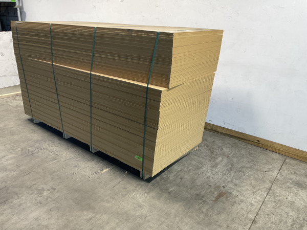 20x MDF plaat 2620x1042mm ongegrond 12mm – foto 2 – kavel bij XL Auctions