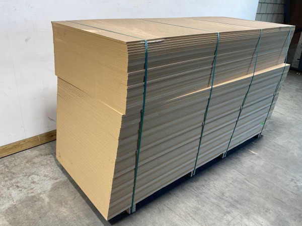 20x MDF plaat 2620x1042mm ongegrond 12mm – foto 3 – kavel bij XL Auctions