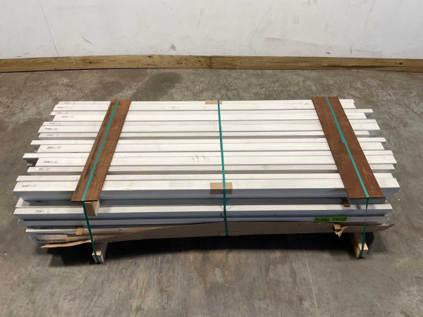 5x Naaldhouten kozijnhout profiel-C binnendraaiend - 200x11x6,6cm – foto 2 – kavel bij XL Auctions