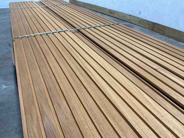 25x ThermoWood Ayous Rib3 gevelbekleding 330x14x1,7cm – foto 3 – kavel bij XL Auctions