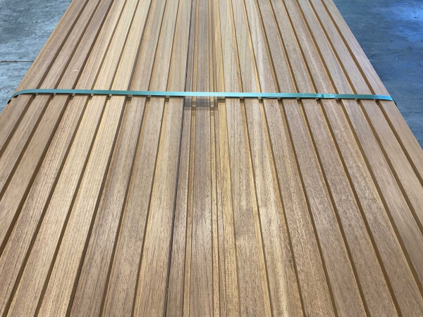 25x ThermoWood Ayous Rib3 gevelbekleding 330x14x1,7cm – foto 4 – kavel bij XL Auctions