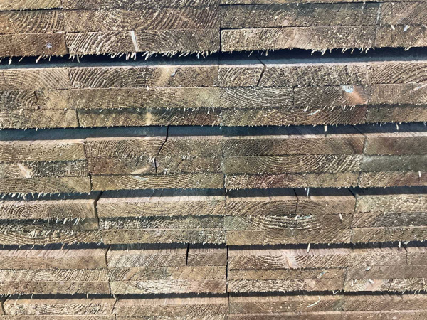 125x Midden-Europees vuren plank fijnbezaagd 179,5x14,5x1,9 cm – foto 5 – kavel bij XL Auctions