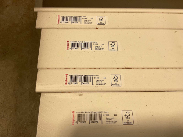 5x Naaldhout kozijn profiel-B binnendraaiend - 200x11x6,6cm – foto 8 – kavel bij XL Auctions