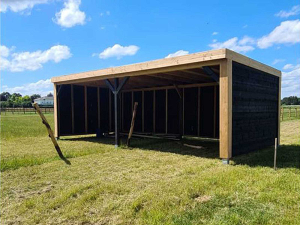 Schuilstal geïmpregneerd Douglas 400x800x265cm – foto 2 – kavel bij XL Auctions