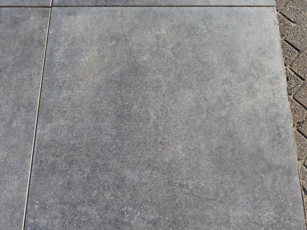 72,9m2 Keramische Tegel Grey Nuance 90x90x4 Cm – foto 3 – kavel bij XL Auctions