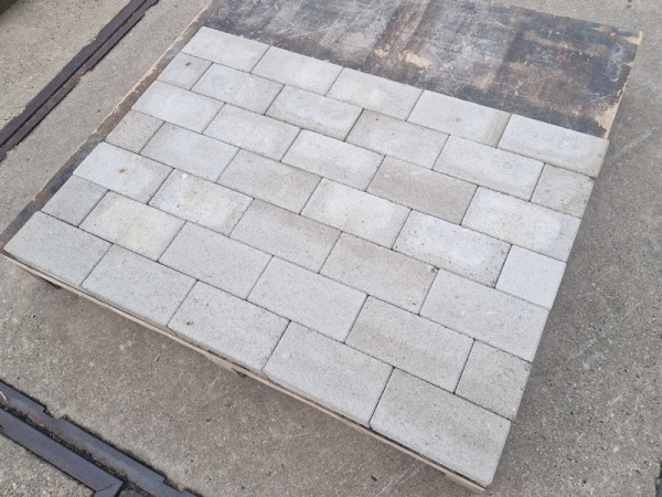 52,25 M2 Betonsteen Grijs 22x11x6 Cm – foto 3 – kavel bij XL Auctions