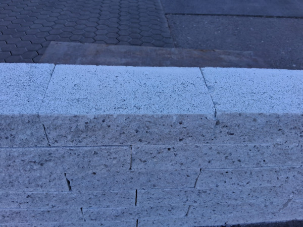 896x Muurblok Beton Noors Marmer 24x11,5x7,1 Cm – foto 5 – kavel bij XL Auctions