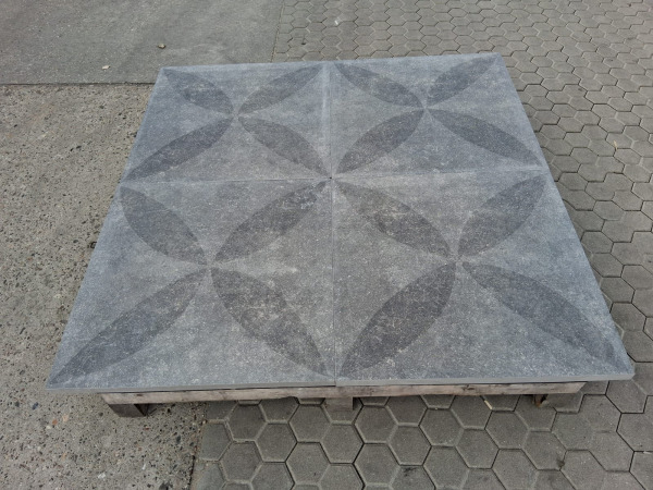 29,4 M2 Keramische Tegel Antra Flower 70x70x3,2 Cm – foto 5 – kavel bij XL Auctions