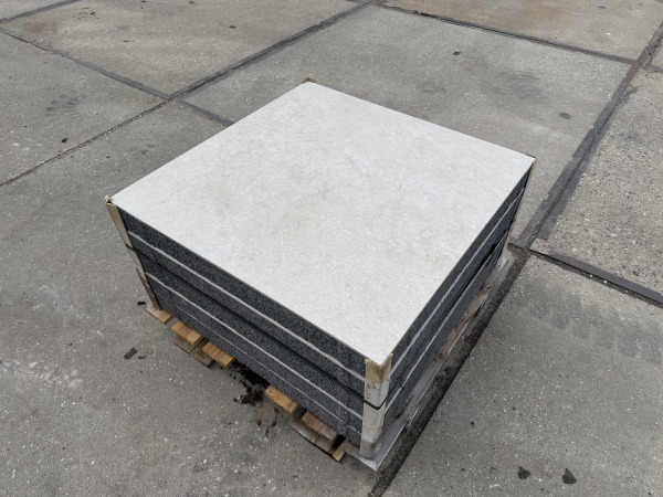 17,92 M2 Keramische Tegel Beige 80x80x8 Cm – foto 3 – kavel bij XL Auctions