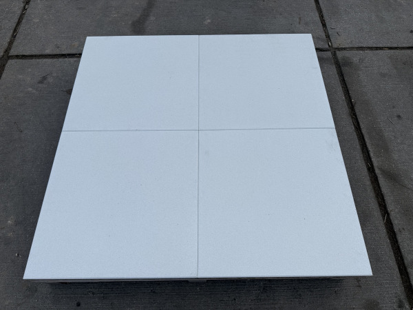 61,20 M2 Betontegel White 60x60x3 Cm – foto 2 – kavel bij XL Auctions