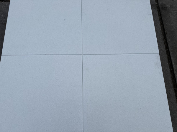 61,20 M2 Betontegel White 60x60x3 Cm – foto 4 – kavel bij XL Auctions
