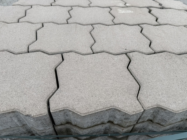60 M2 Betonsteen Bruin Met Facet 22,5x22,5x8 Cm – foto 2 – kavel bij XL Auctions