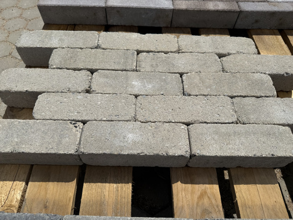 12 M2 Betonklinker Dikformaat Grijs Getrommeld 20x6,5x6,5 Cm – foto 3 – kavel bij XL Auctions