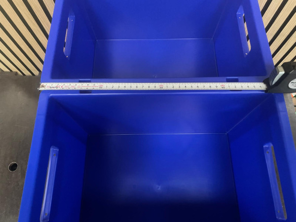 Set van 4 Kunststof Opbergbakken – Blauw & Oranje – foto 4 – kavel bij XL Auctions