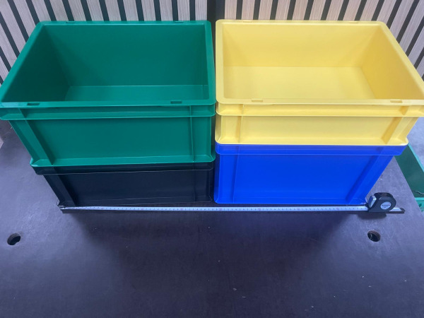 Set van 4 Kunststof Opbergbakken – Diverse Kleuren – foto 3 – kavel bij XL Auctions