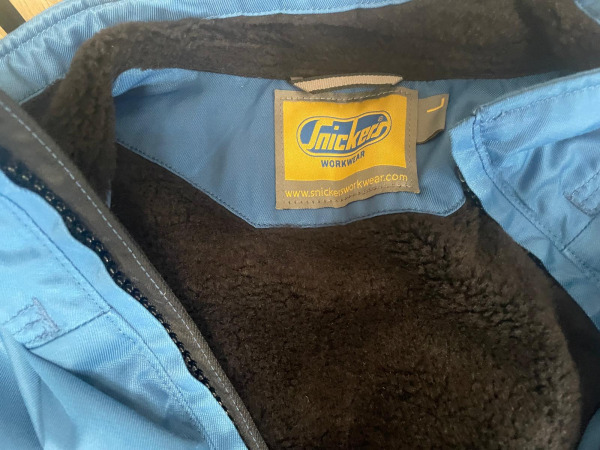 Set van 2 Werkvesten – Carhartt & Snickers – foto 5 – kavel bij XL Auctions