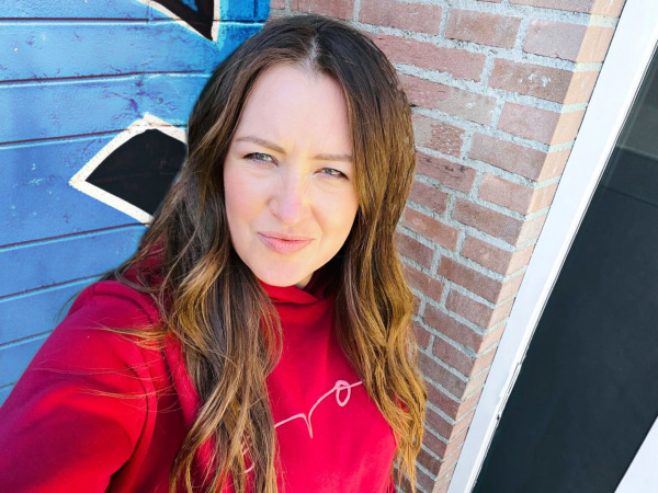 Brood by Lola Pop | Exclusieve Hoodie Artwork – foto 5 – kavel bij XL Auctions