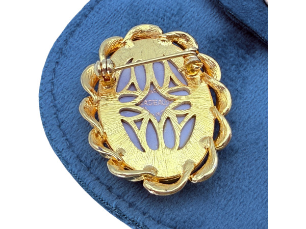 Limoges | Elegante Broche met Romantisch Decor – foto 3 – kavel bij XL Auctions